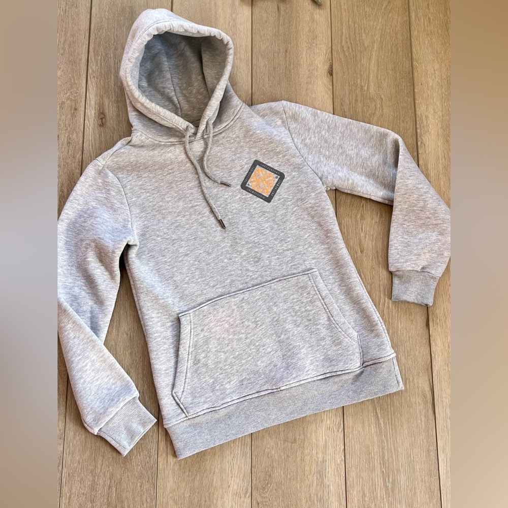 Gray Quicksliver double lined scuba hoodie.